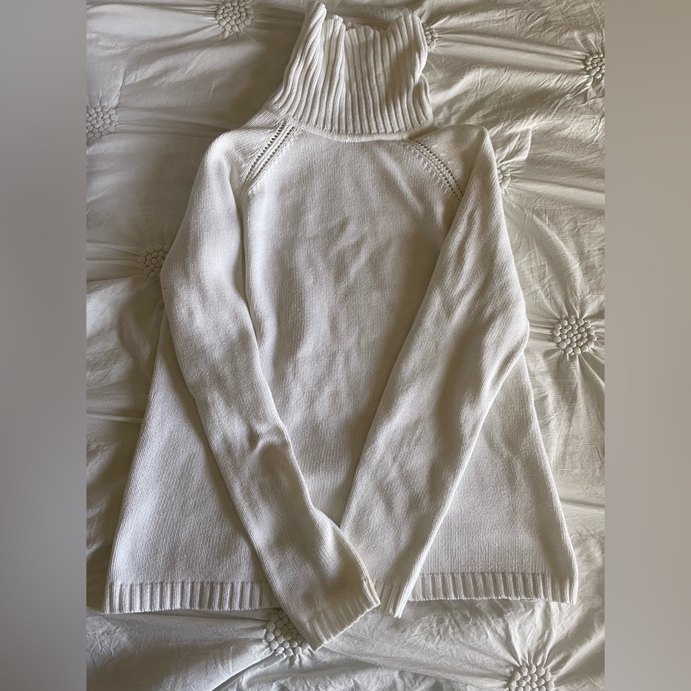 White turtleneck like new
